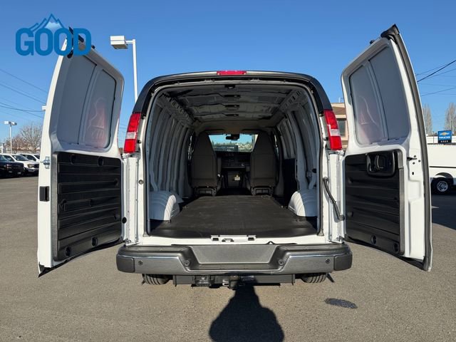 New 2025 Chevrolet Express 3500 w/ Driver Convenience Package image 27