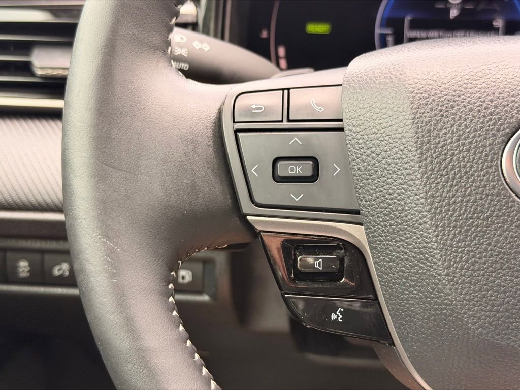 Used 2025 Toyota Camry SE FWD image 26