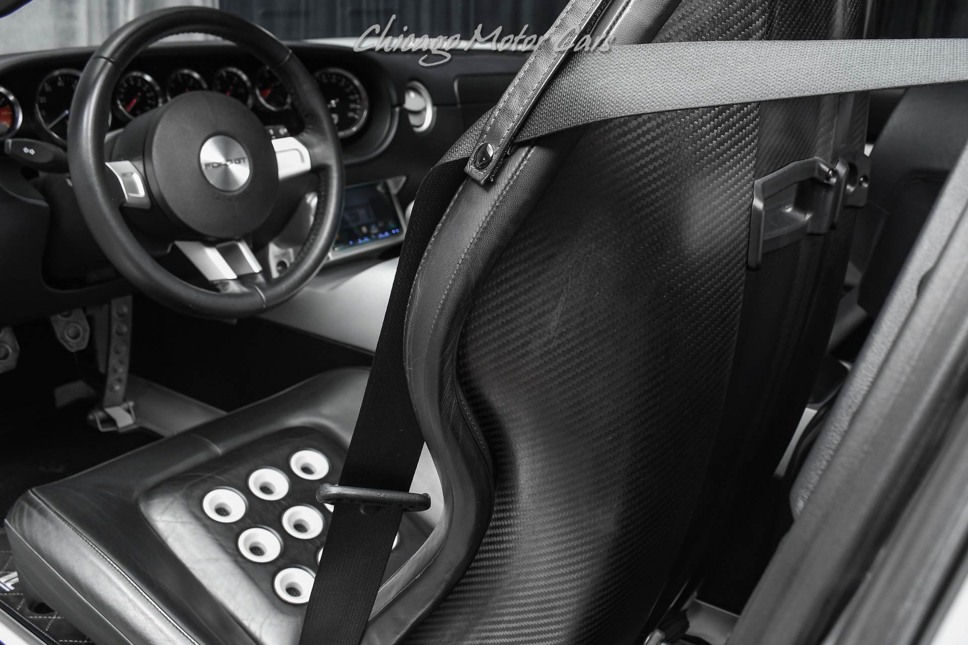 Used 2005 Ford GT RWD image 21