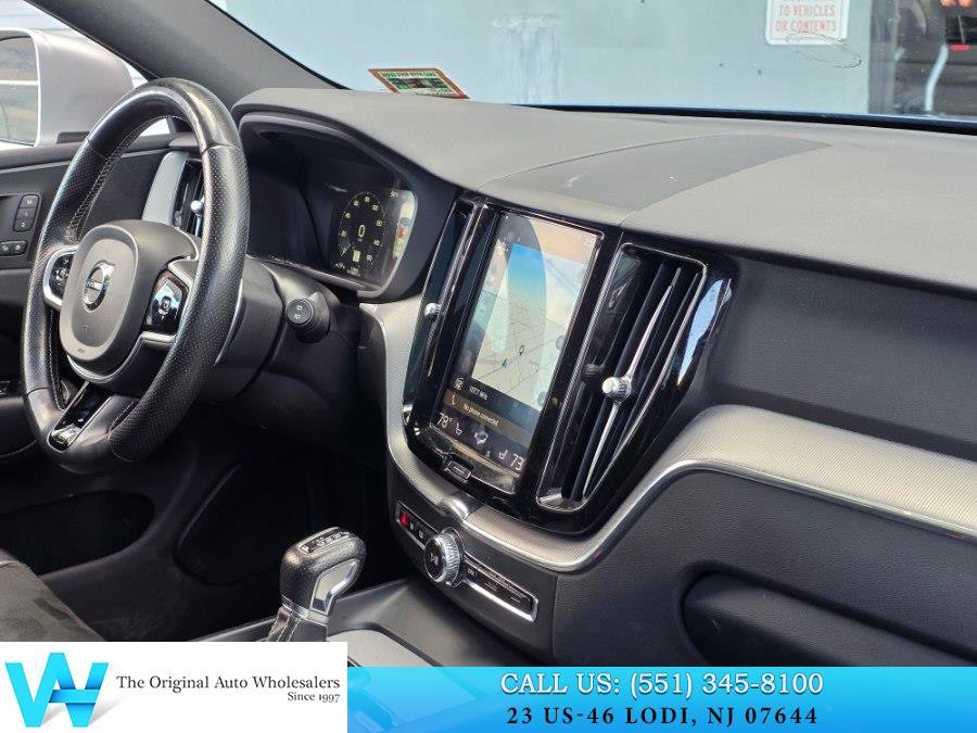 Used 2018 Volvo XC60 T6 R-Design w/ Convenience Package image 17