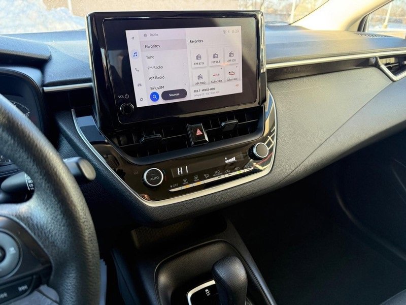 Used 2024 Toyota Corolla LE image 25