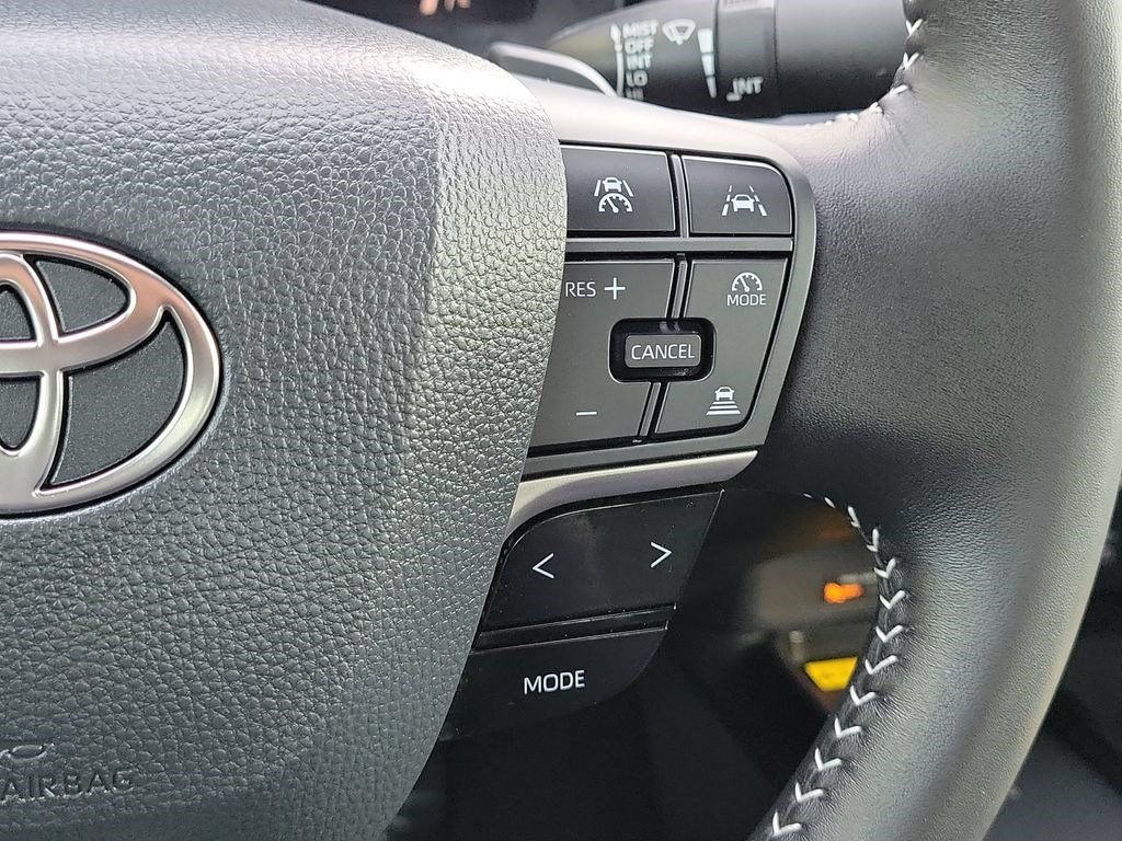 Used 2026 Toyota Camry SE FWD image 10