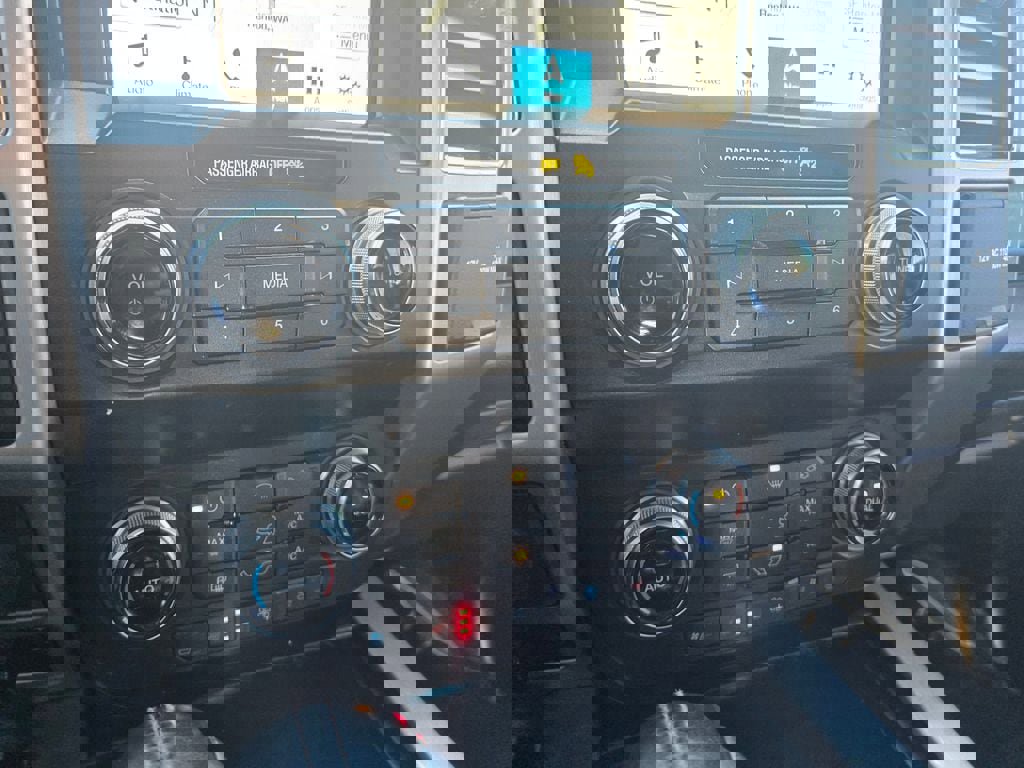 Used 2019 Ford F150 Platinum w/ Equipment Group 701A Luxury image 16