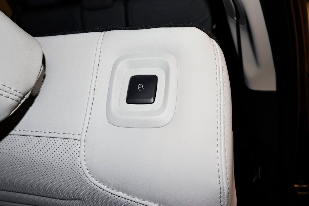 New 2025 Ford Expedition Max Platinum w/ Platinum Ultimate Package image 15