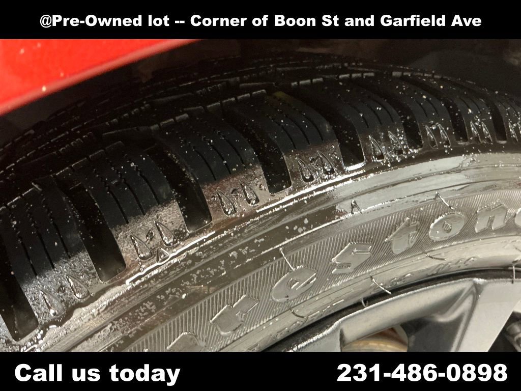 Used 2020 Chevrolet Sonic Premier w/ Driver Confidence Package image 12