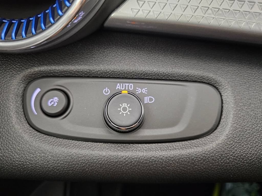 New 2026 Chevrolet Trax LT w/ Driver Confidence Package FWD image 29