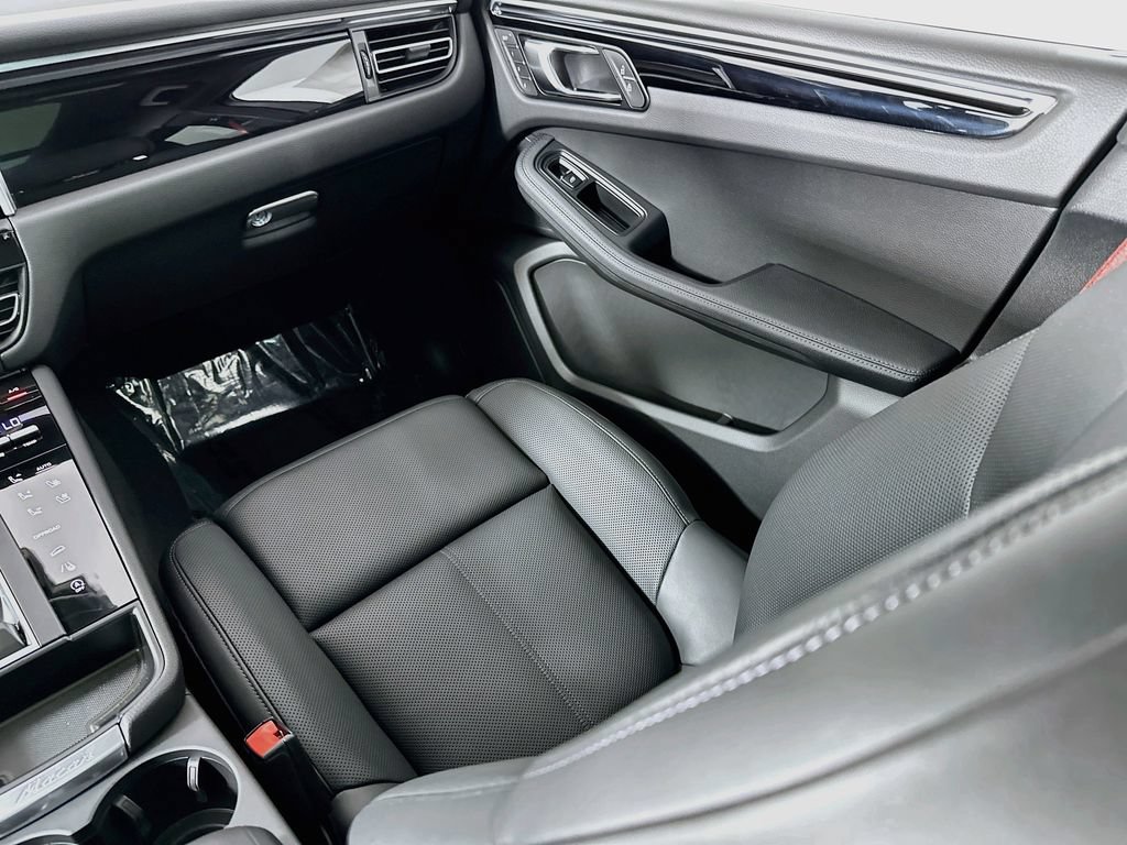 New 2026 Porsche Macan AWD/4WD image 26