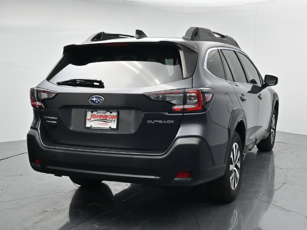 Used 2023 Subaru Outback Premium AWD/4WD image 6
