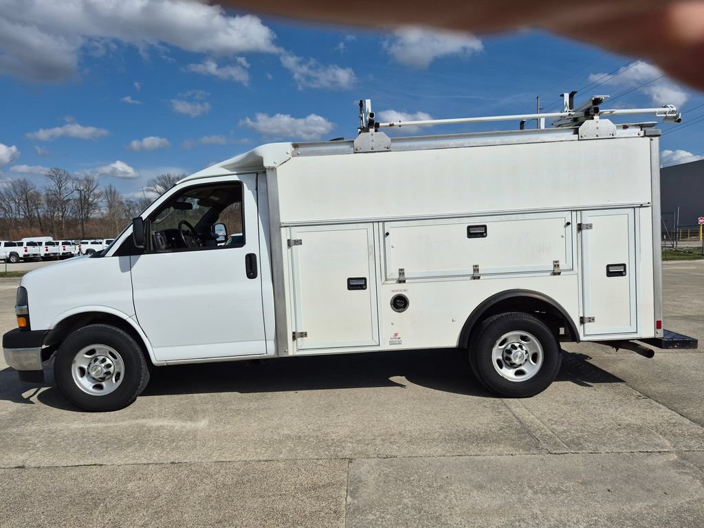 Used 2020 Chevrolet Express 3500 w/ Power Convenience Package RWD image 4
