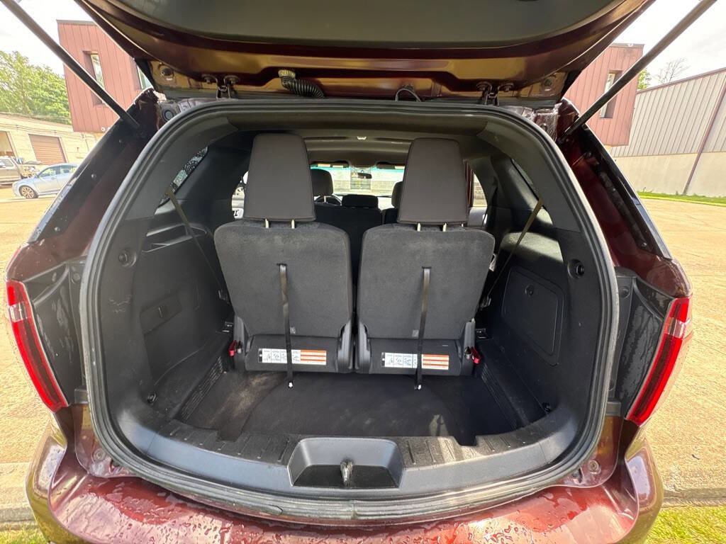 Used 2012 Ford Explorer XLT w/ Class III Trailer Tow Pkg image 16