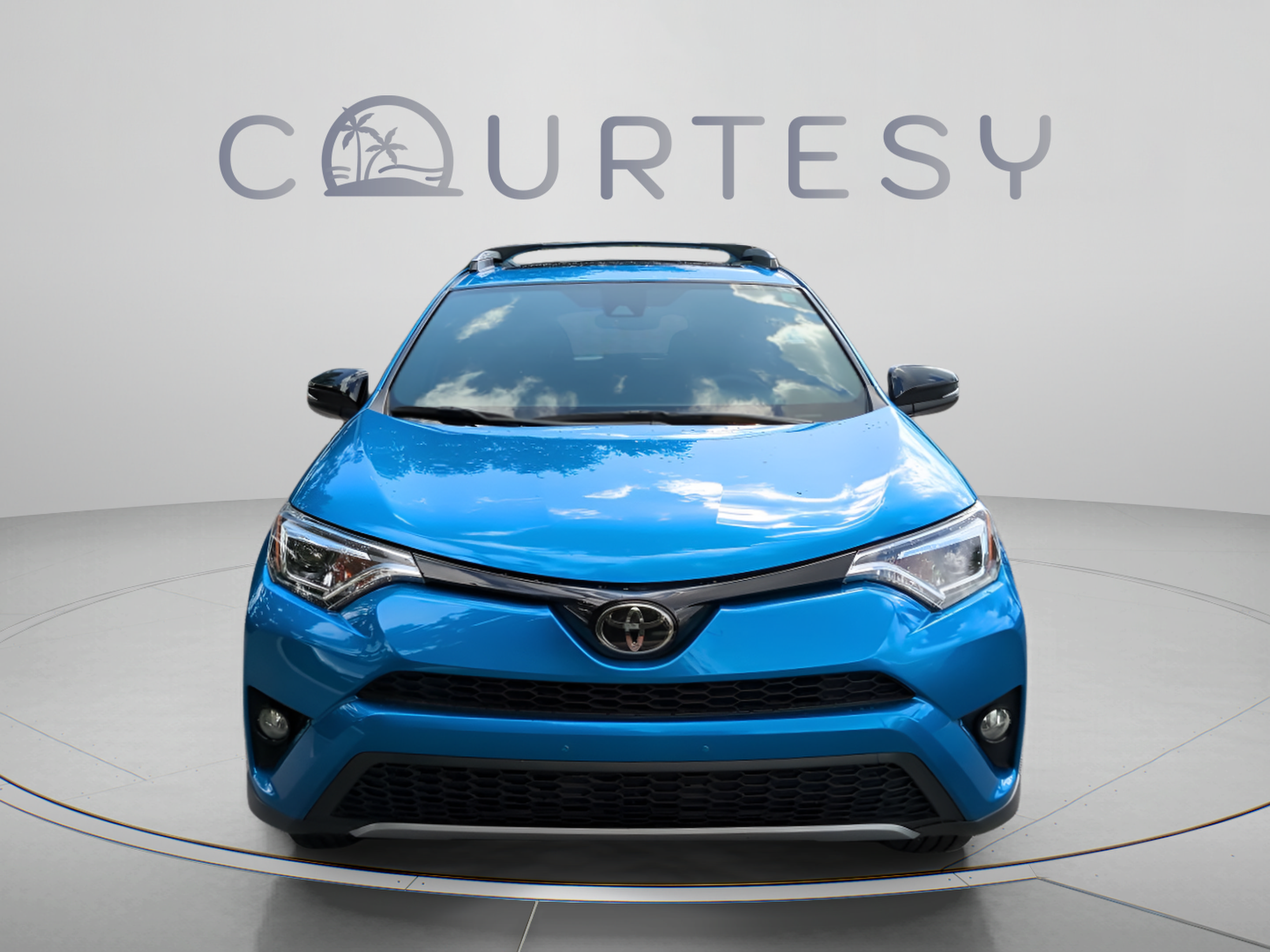 Used 2018 Toyota RAV4 SE w/ Cargo Management Package FWD image 10