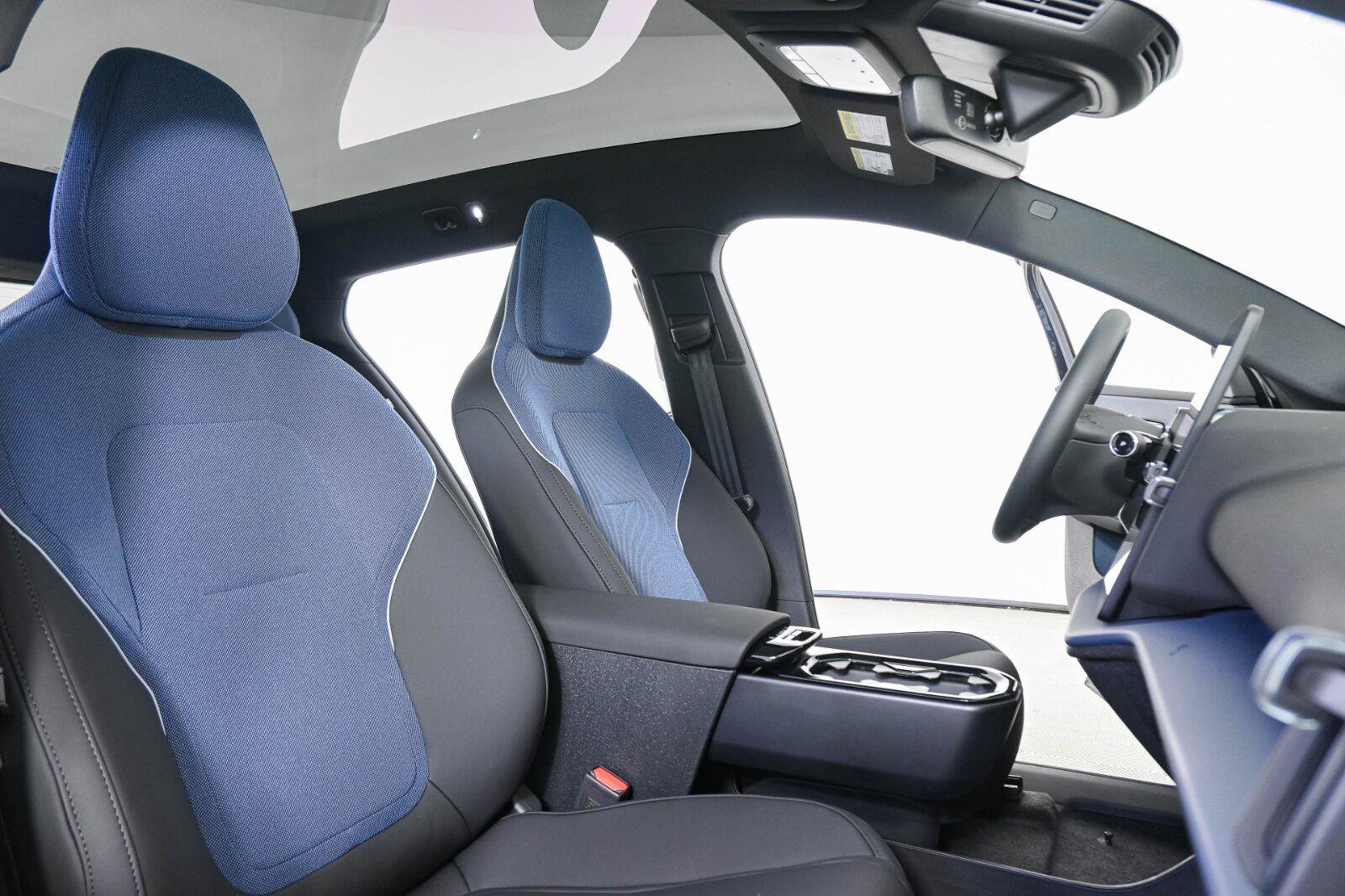 New 2026 Volvo EX30 Plus w/ Protection Package Premier AWD/4WD image 21