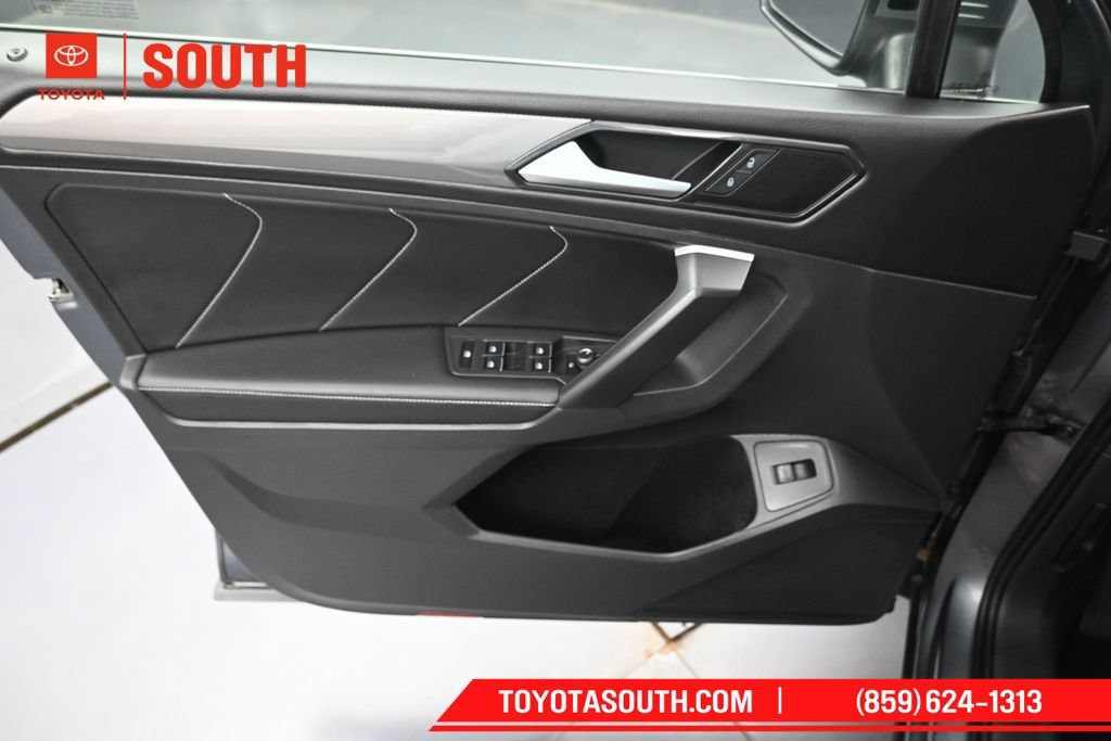 Used 2024 Volkswagen Tiguan SE AWD/4WD image 26