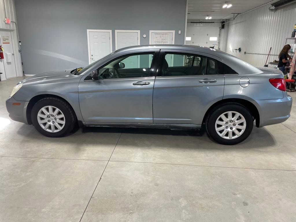 Used 2008 Chrysler Sebring LX image 4
