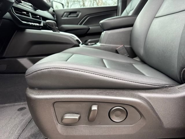 Used 2025 Chevrolet Colorado Trail Boss image 19