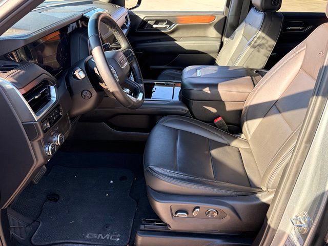Used 2025 GMC Yukon XL Denali RWD image 11