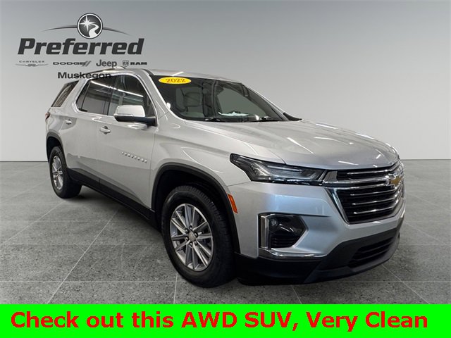 Used 2022 Chevrolet Traverse LT image 1