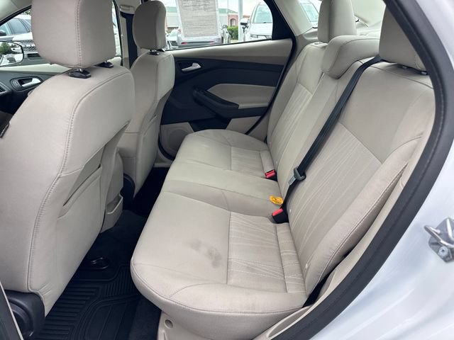 Used 2017 Ford Focus SE w/ Interior Protection Package FWD image 24
