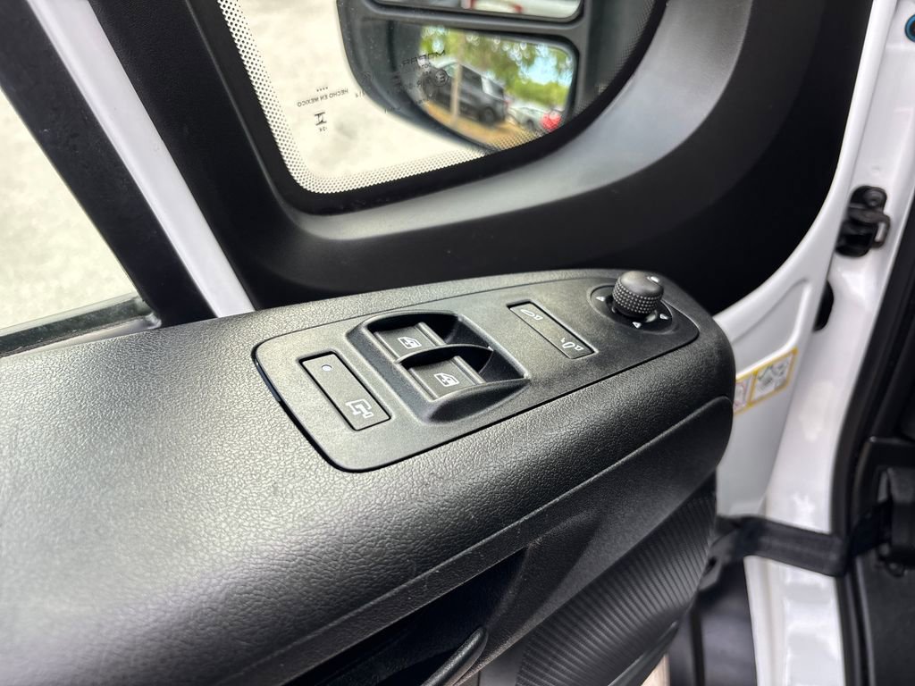 Used 2024 RAM ProMaster 2500 w/ Convenience Group FWD image 12