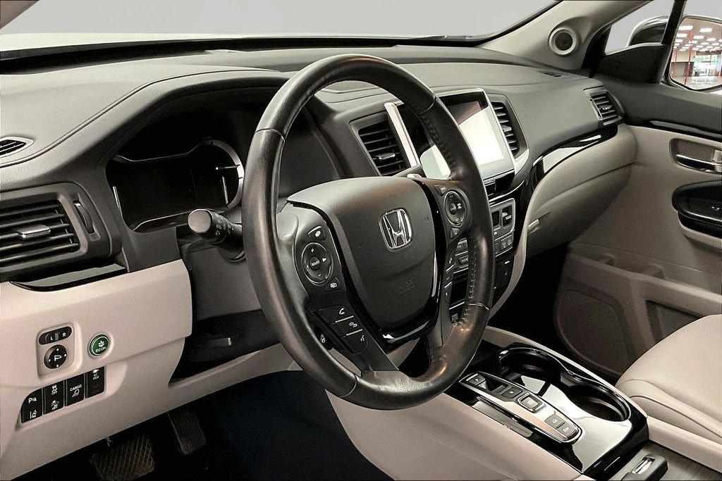 Used 2020 Honda Ridgeline RTL-E image 17