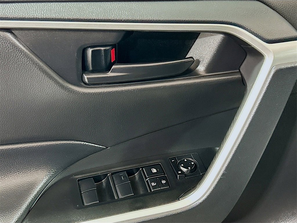 Used 2024 Toyota RAV4 LE image 15