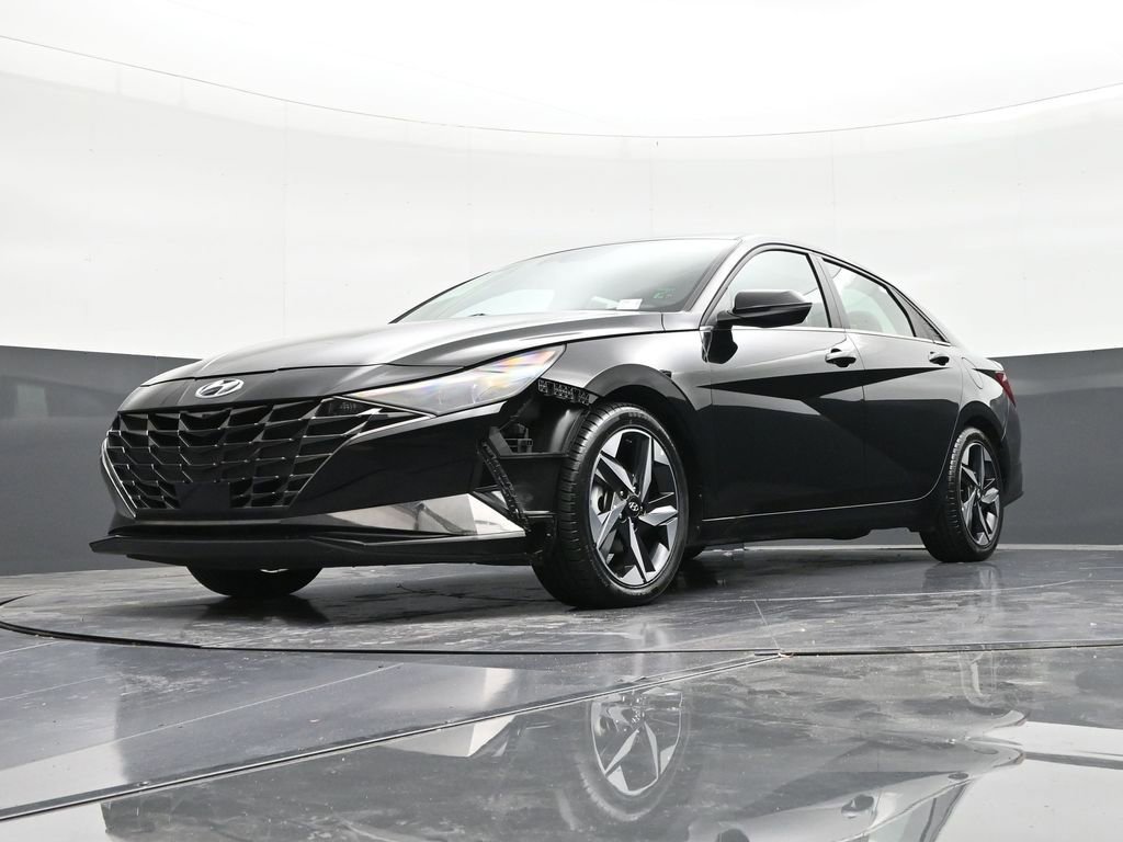 Used 2023 Hyundai Elantra Limited w/ Preferred Accessory Package FWD image 20