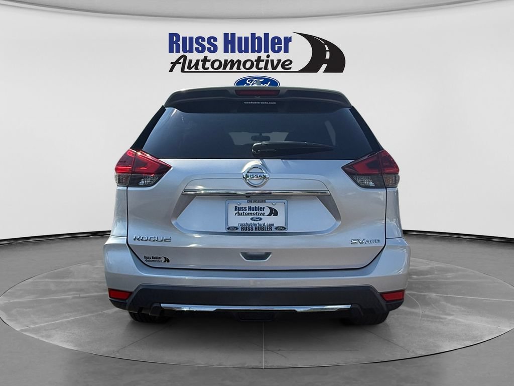 Used 2018 Nissan Rogue SV AWD/4WD image 4