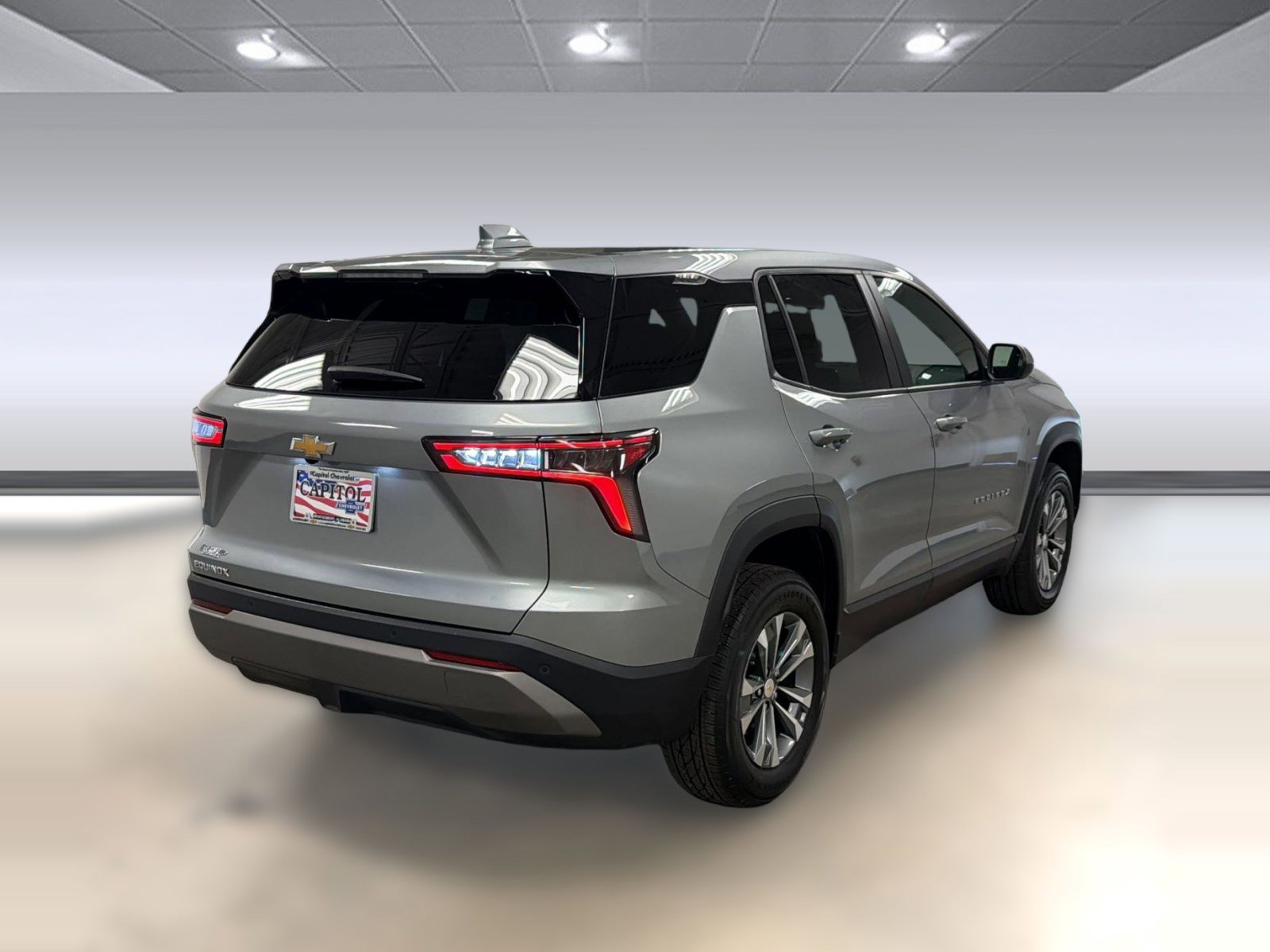 Used 2025 Chevrolet Equinox LT FWD image 8