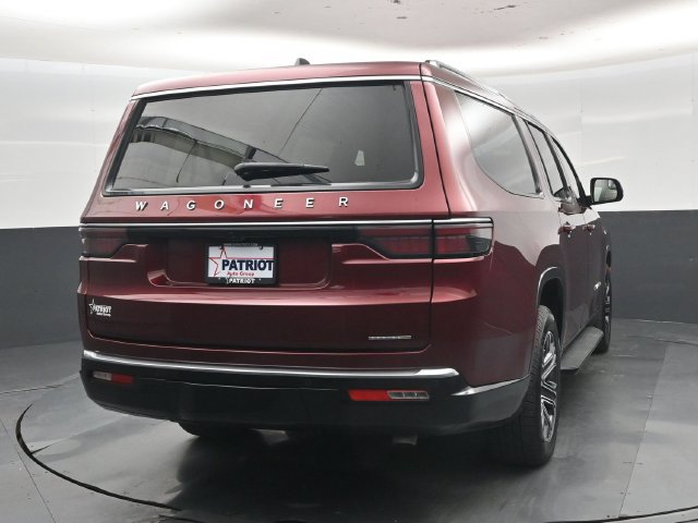 Used 2024 Jeep Wagoneer L Series II w/ Flexible Seating Group RWD image 2