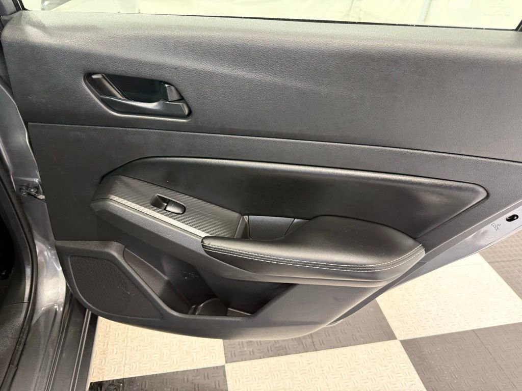 Used 2024 Nissan Altima 2.5 SV FWD image 24