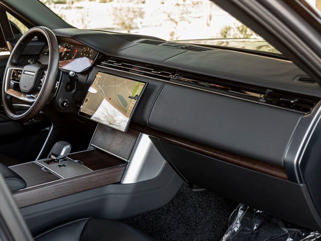 Used 2025 Land Rover Range Rover Long Wheelbase Autobiography image 31