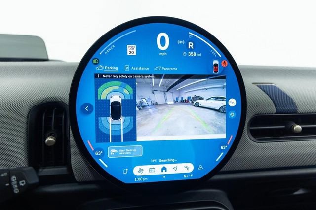 Used 2025 MINI Cooper 4-Door Hardtop image 18