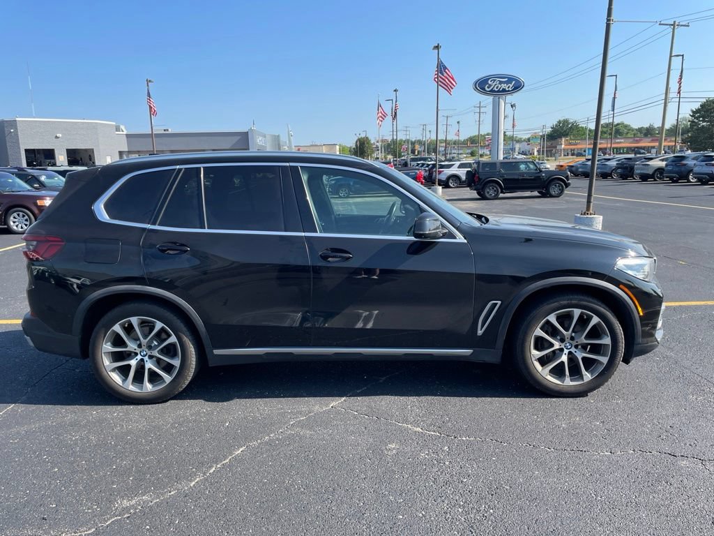 Used 2019 BMW X5 xDrive40i w/ Premium Package 2 AWD/4WD image 4