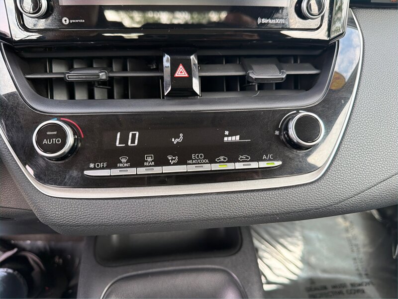Used 2022 Toyota Corolla LE FWD image 22