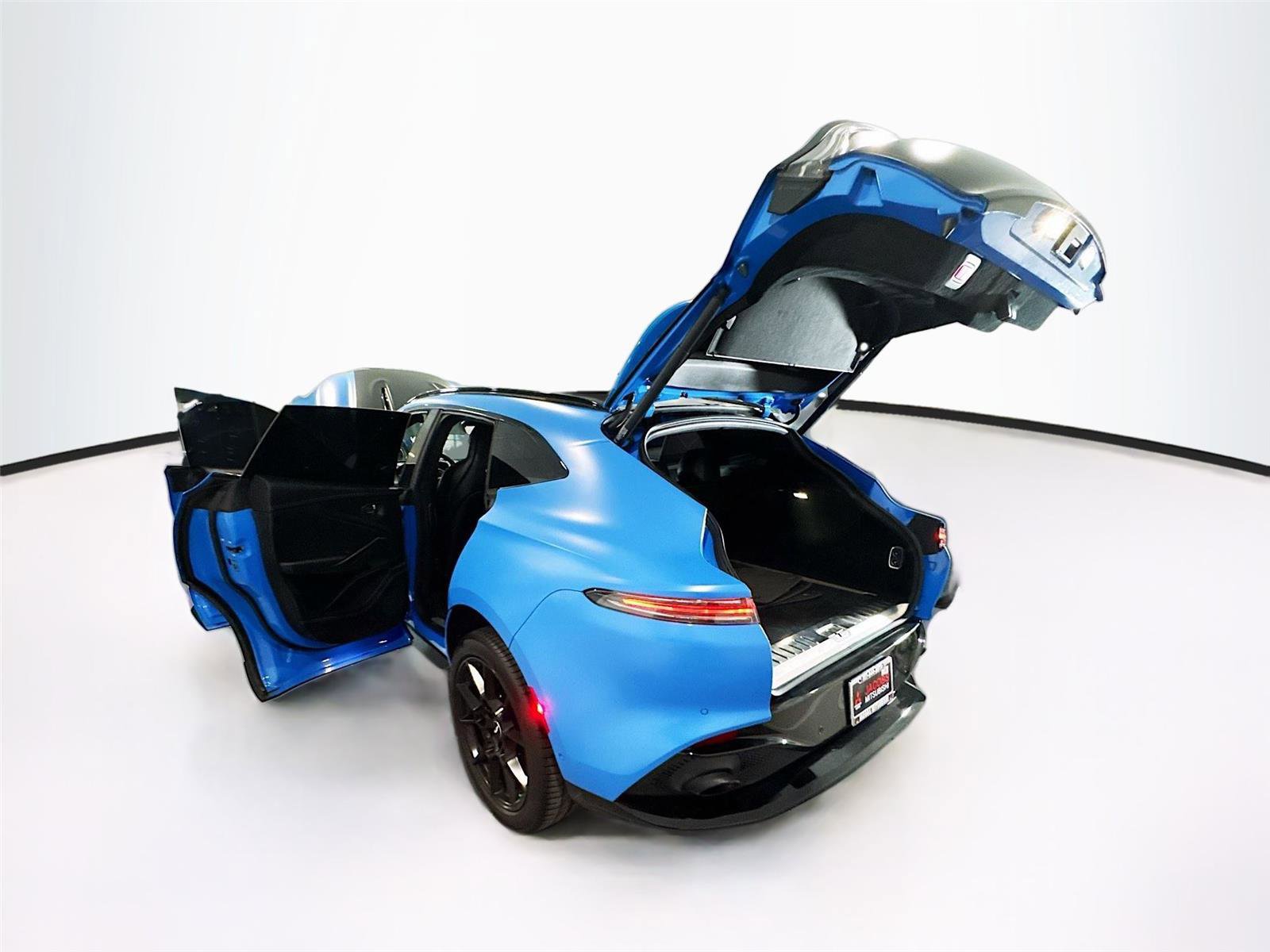 Used 2021 Aston Martin DBX image 39