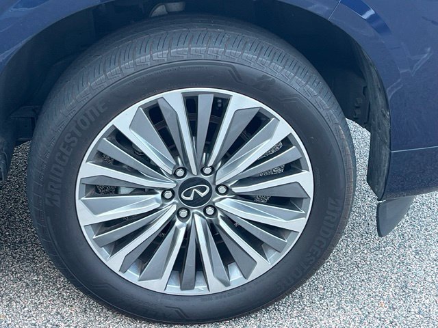 Used 2025 INFINITI QX80 Sensory AWD/4WD image 17