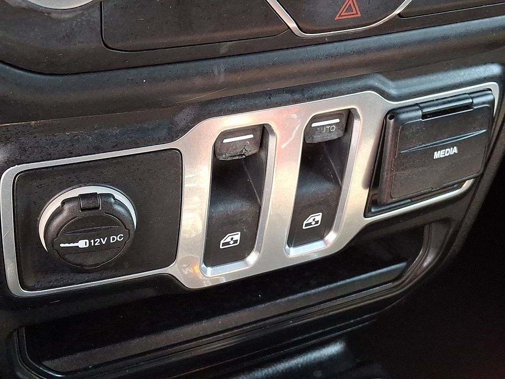Used 2018 Jeep Wrangler Sport AWD/4WD image 25