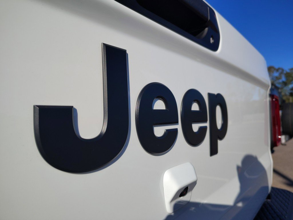 New 2026 Jeep Gladiator Sport AWD/4WD image 8