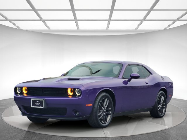 Used 2019 Dodge Challenger SXT w/ Driver Convenience Group AWD/4WD image 8