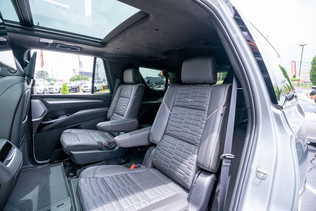 Used 2025 Cadillac Escalade V w/ LPO, ONYX Package AWD/4WD image 52