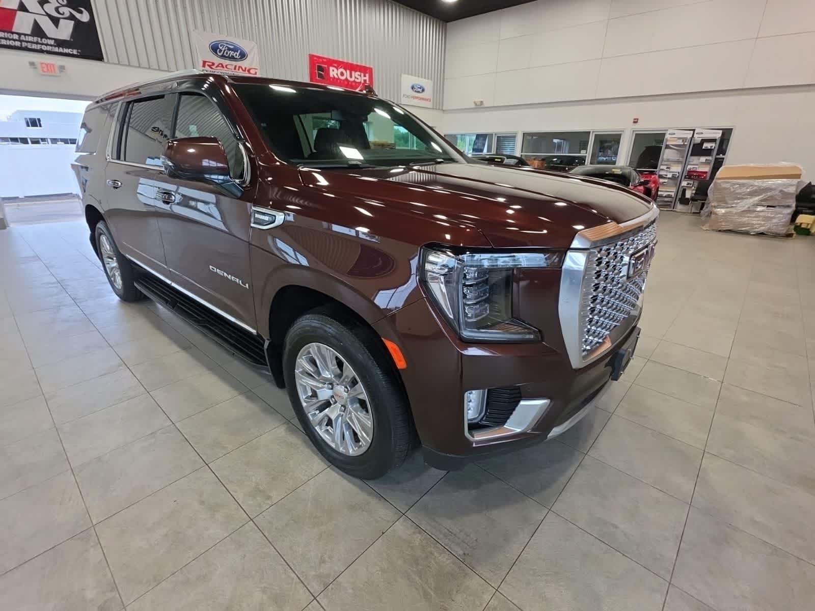 Used 2023 GMC Yukon XL Denali AWD/4WD image 5