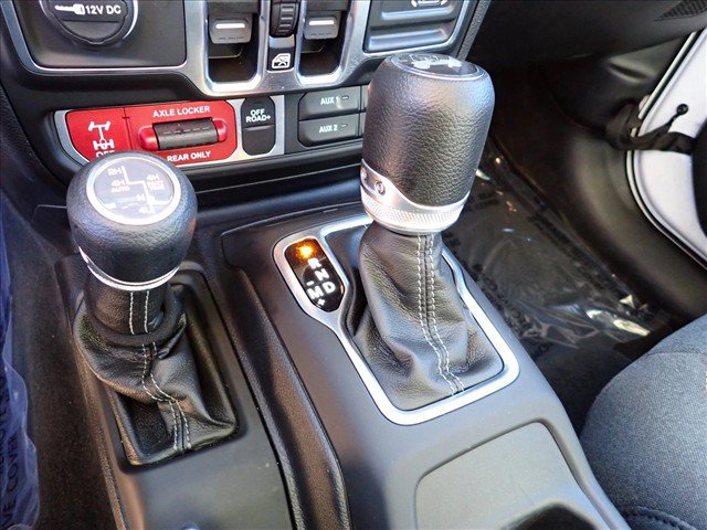 Used 2024 Jeep Wrangler Unlimited AWD/4WD image 14