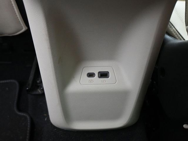 Used 2023 Buick Envision Essence image 16