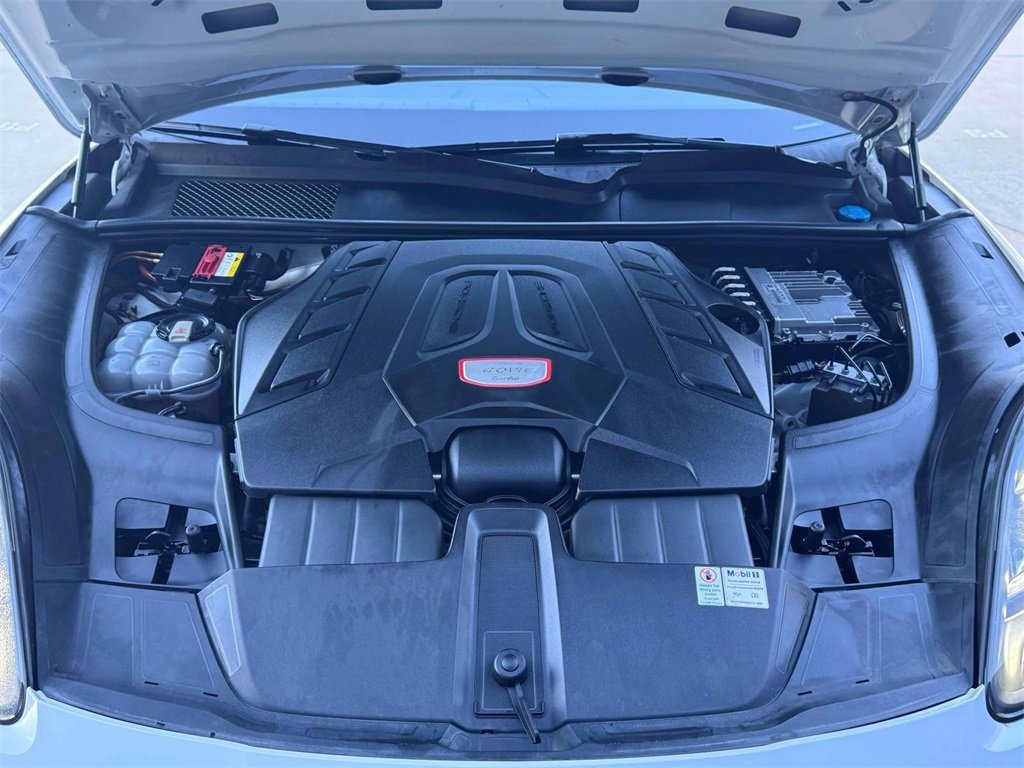 Used 2020 Porsche Cayenne Turbo image 29