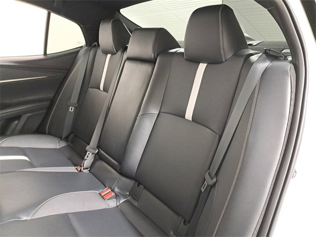 Used 2025 Toyota Camry SE image 13