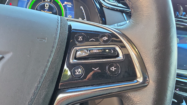 Used 2016 Cadillac ELR FWD image 34