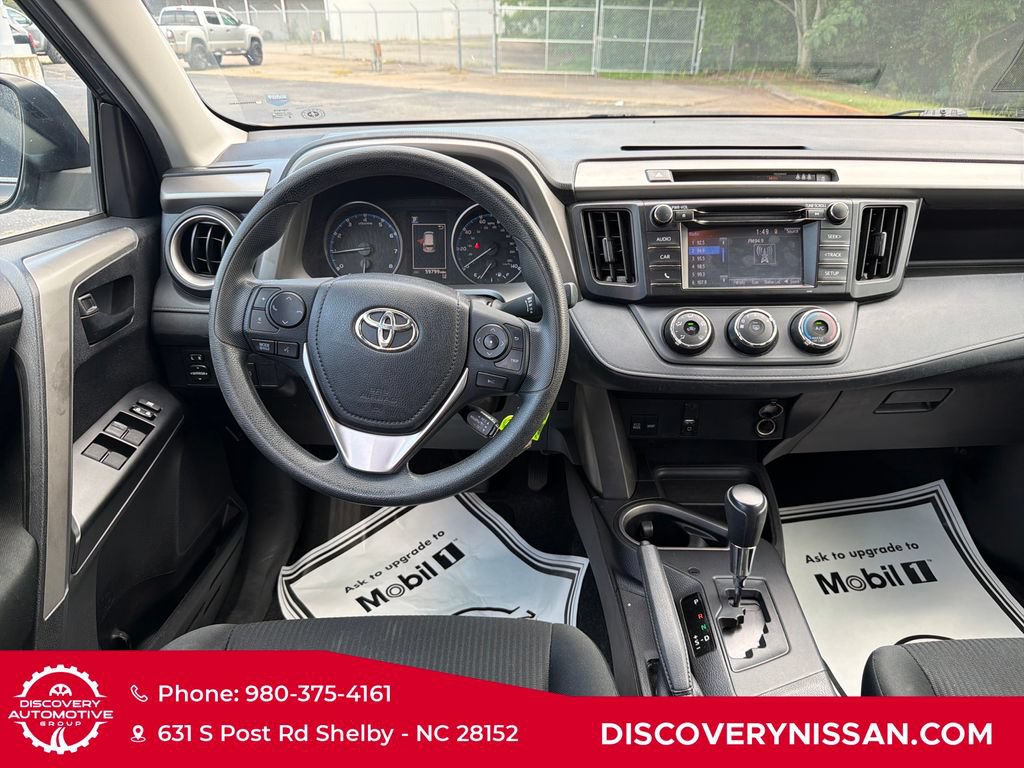 Used 2018 Toyota RAV4 LE FWD image 33