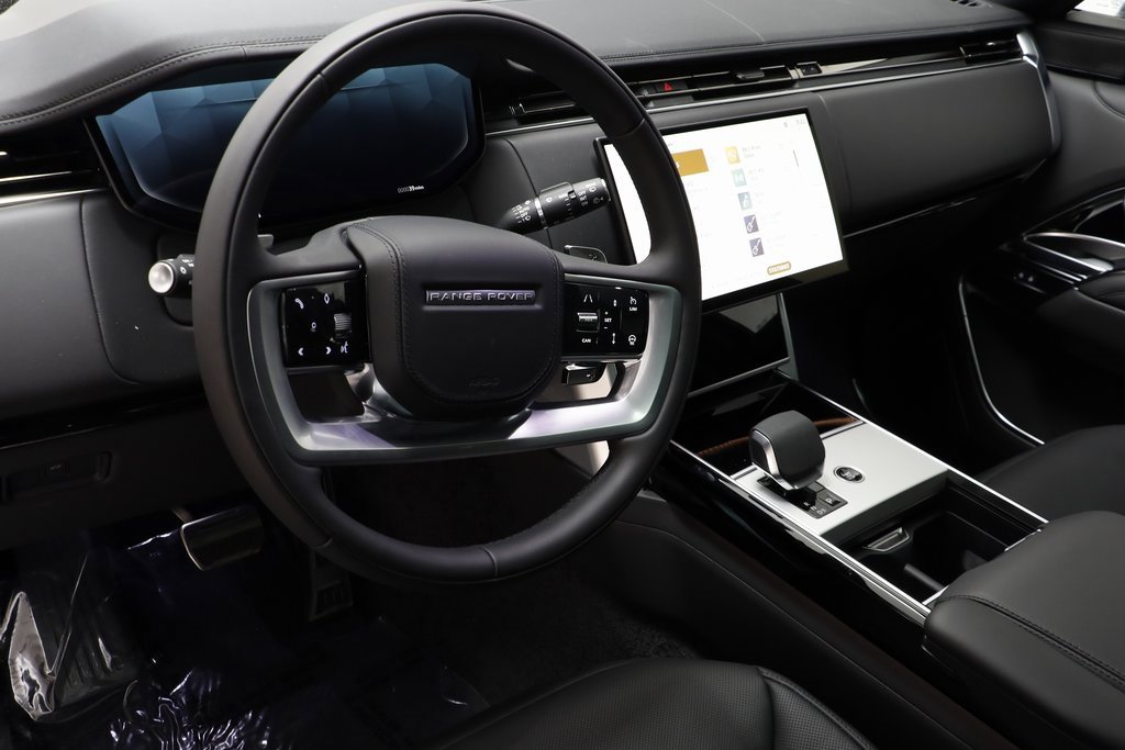 New 2025 Land Rover Range Rover Long Wheelbase SE image 8