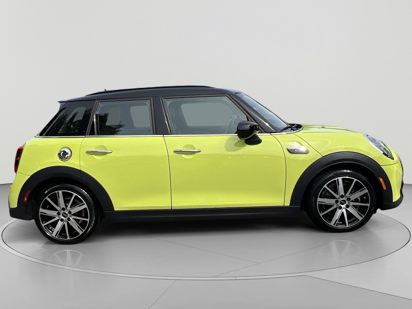 Used 2024 MINI Cooper S w/ Signature Upholstery Package FWD image 6