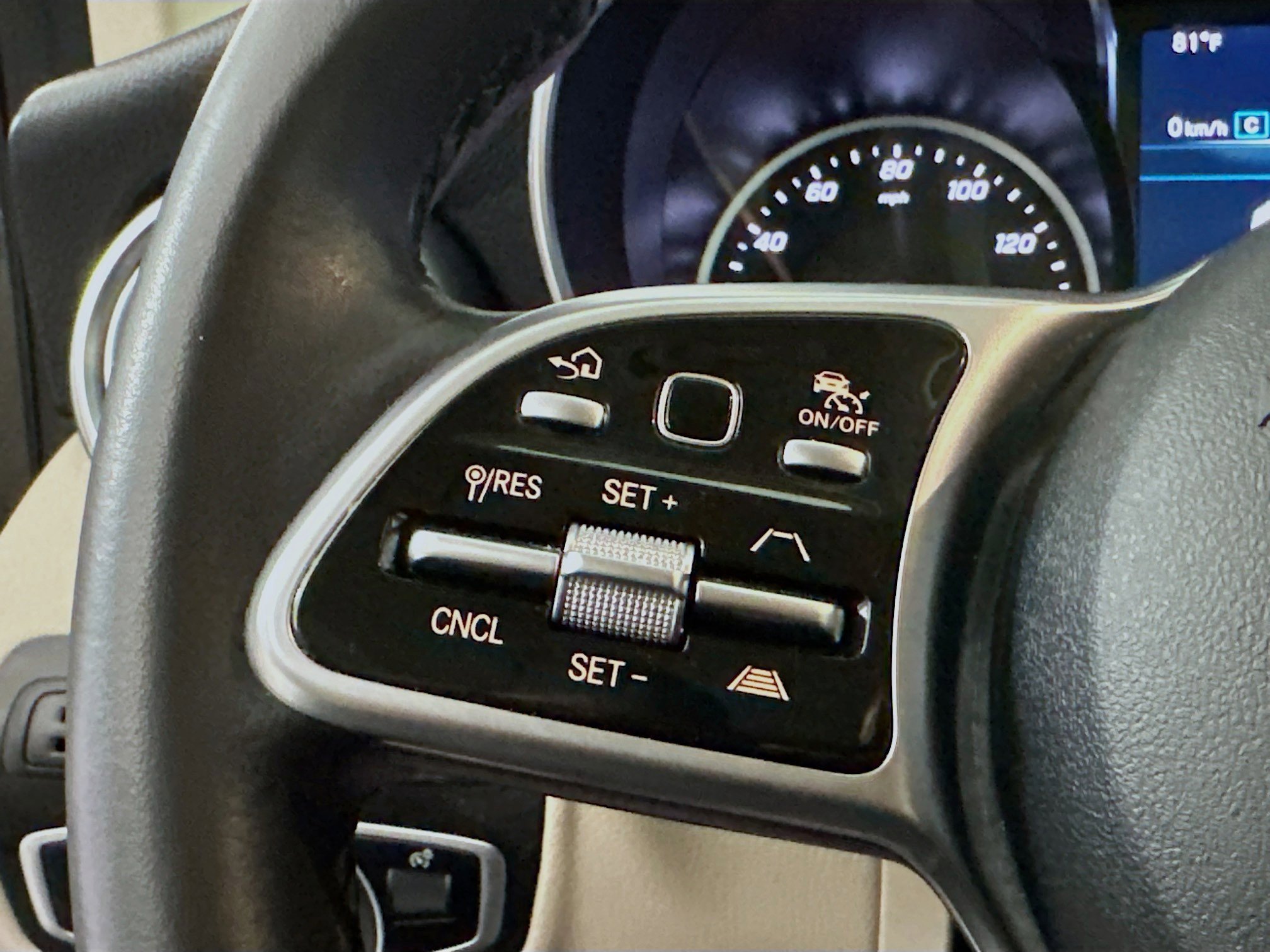 Used 2022 Mercedes-Benz GLC 300 4MATIC image 16